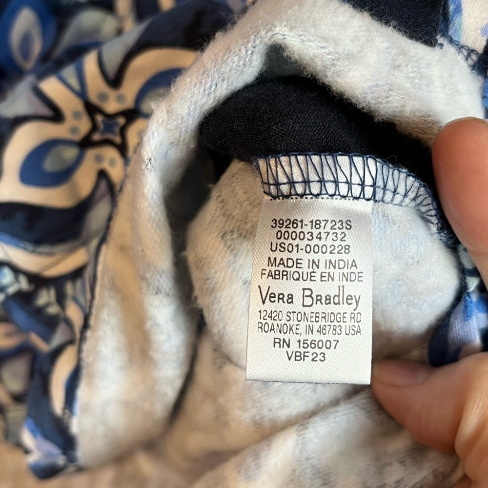 NWOT Vera Bradley 1/4 zip Sweatshirt Sweater Top RAINDROP MEDALLION Blue - Picture 5 of 11